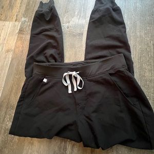 Black figs joggers